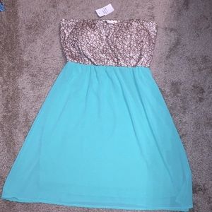 🛍SOLD🛍Woman’s Strapless Dress